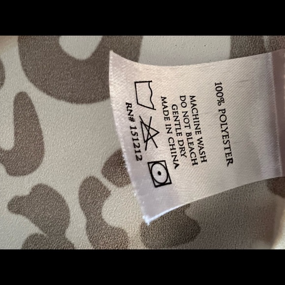 Mary Square Size XL Animal Print Blouse - Picture 3 of 3